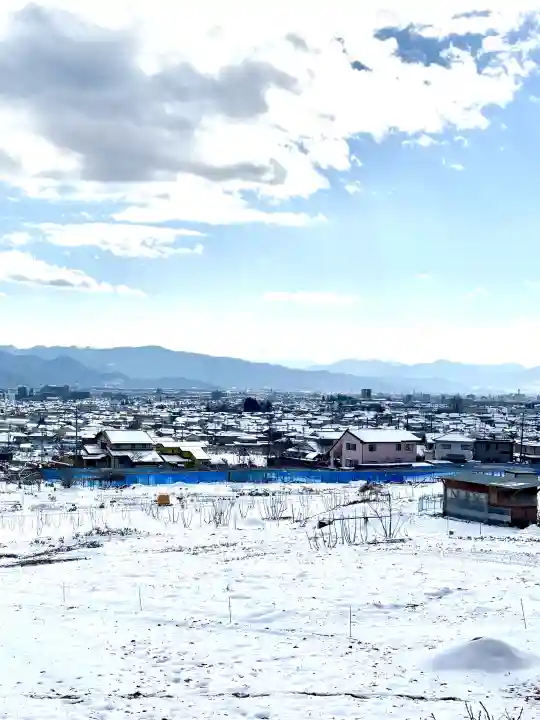 蚊里田八幡宮の{uncategorized: "未分類", other: "その他", undefined: "問題あり", building: "その他建物", grave: "お墓", sacred_gate: "鳥居", guardian: "狛犬", statue: "像", buddha: "仏像", history: "歴史", nature: "自然", garden: "庭園", animal: "動物", pagoda: "塔", temizu: "手水舎", mountain_gate: "山門・神門", sanctuary: "本殿・本堂", subordinate: "末社・摂社", art: "芸術", scenery: "景色", jizo: "地蔵", ema: "絵馬", goshuin: "御朱印", omikuji: "おみくじ", items: "授与品その他", amulet: "お守り", goshuincho: "御朱印帳", eats: "食事", festival: "お祭り", votive_dance: "神楽", shichigosan: "七五三参", wedding: "結婚式", experience: "体験その他", initially: "初詣", around: "周辺", anti_infection: "感染症対策"}