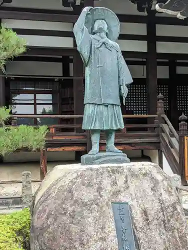 本法寺の像