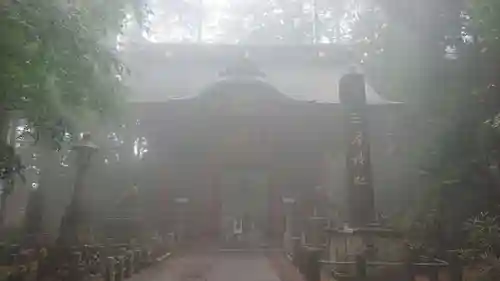三峯神社の本殿・本堂