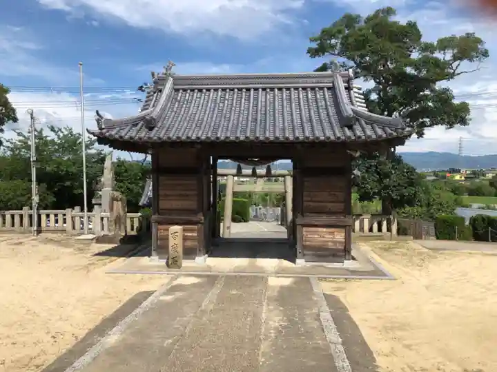 湊口神社の山門・神門