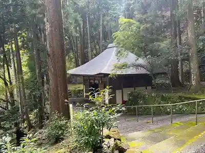 久遠寺御廟所(山梨県)