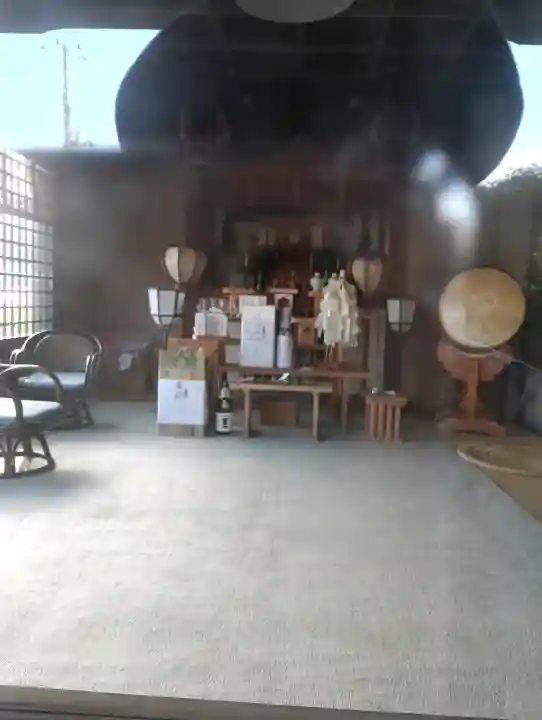 楠森稲荷神社の{uncategorized: "未分類", other: "その他", undefined: "問題あり", building: "その他建物", grave: "お墓", sacred_gate: "鳥居", guardian: "狛犬", statue: "像", buddha: "仏像", history: "歴史", nature: "自然", garden: "庭園", animal: "動物", pagoda: "塔", temizu: "手水舎", mountain_gate: "山門・神門", sanctuary: "本殿・本堂", subordinate: "末社・摂社", art: "芸術", scenery: "景色", jizo: "地蔵", ema: "絵馬", goshuin: "御朱印", omikuji: "おみくじ", items: "授与品その他", amulet: "お守り", goshuincho: "御朱印帳", eats: "食事", festival: "お祭り", votive_dance: "神楽", shichigosan: "七五三参", wedding: "結婚式", experience: "体験その他", initially: "初詣", around: "周辺", anti_infection: "感染症対策"}