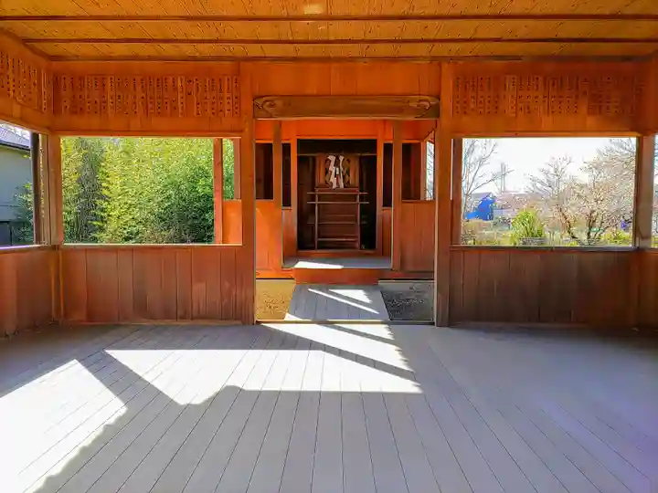 白山社の本殿・本堂