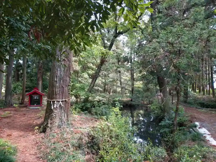 白髭神社の{uncategorized: "未分類", other: "その他", undefined: "問題あり", building: "その他建物", grave: "お墓", sacred_gate: "鳥居", guardian: "狛犬", statue: "像", buddha: "仏像", history: "歴史", nature: "自然", garden: "庭園", animal: "動物", pagoda: "塔", temizu: "手水舎", mountain_gate: "山門・神門", sanctuary: "本殿・本堂", subordinate: "末社・摂社", art: "芸術", scenery: "景色", jizo: "地蔵", ema: "絵馬", goshuin: "御朱印", omikuji: "おみくじ", items: "授与品その他", amulet: "お守り", goshuincho: "御朱印帳", eats: "食事", festival: "お祭り", votive_dance: "神楽", shichigosan: "七五三参", wedding: "結婚式", experience: "体験その他", initially: "初詣", around: "周辺", anti_infection: "感染症対策"}