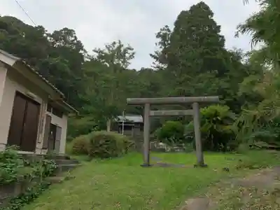 若一神社の鳥居