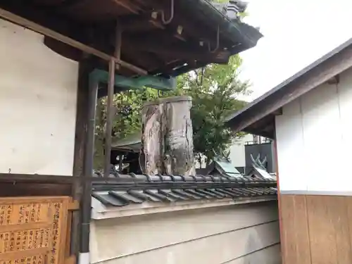 大神神社（粟殿）の本殿