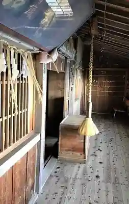 石室神社の本殿・本堂