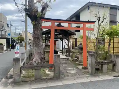 中筋神社の{uncategorized: "未分類", other: "その他", undefined: "問題あり", building: "その他建物", grave: "お墓", sacred_gate: "鳥居", guardian: "狛犬", statue: "像", buddha: "仏像", history: "歴史", nature: "自然", garden: "庭園", animal: "動物", pagoda: "塔", temizu: "手水舎", mountain_gate: "山門・神門", sanctuary: "本殿・本堂", subordinate: "末社・摂社", art: "芸術", scenery: "景色", jizo: "地蔵", ema: "絵馬", goshuin: "御朱印", omikuji: "おみくじ", items: "授与品その他", amulet: "お守り", goshuincho: "御朱印帳", eats: "食事", festival: "お祭り", votive_dance: "神楽", shichigosan: "七五三参", wedding: "結婚式", experience: "体験その他", initially: "初詣", around: "周辺", anti_infection: "感染症対策"}
