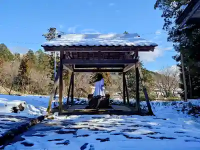 白山神社（御嵩町中）の手水舎
