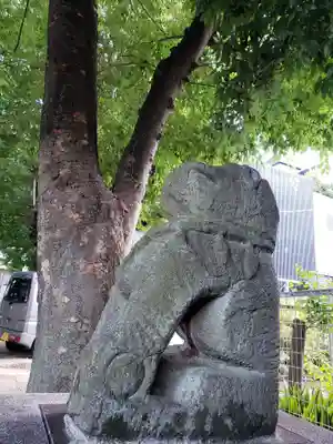 穏田神社の狛犬