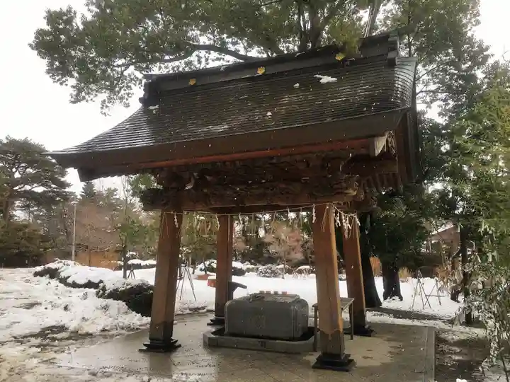 山神社の手水舎