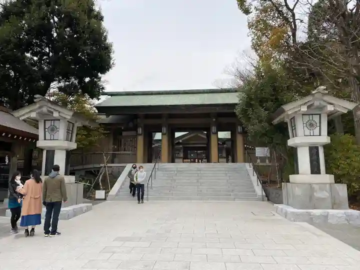 東郷神社の山門・神門