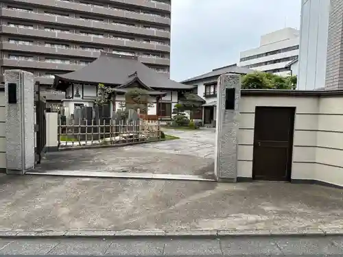 龍光寺の山門