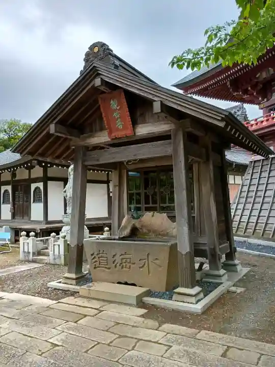 慶龍寺の{uncategorized: "未分類", other: "その他", undefined: "問題あり", building: "その他建物", grave: "お墓", sacred_gate: "鳥居", guardian: "狛犬", statue: "像", buddha: "仏像", history: "歴史", nature: "自然", garden: "庭園", animal: "動物", pagoda: "塔", temizu: "手水舎", mountain_gate: "山門・神門", sanctuary: "本殿・本堂", subordinate: "末社・摂社", art: "芸術", scenery: "景色", jizo: "地蔵", ema: "絵馬", goshuin: "御朱印", omikuji: "おみくじ", items: "授与品その他", amulet: "お守り", goshuincho: "御朱印帳", eats: "食事", festival: "お祭り", votive_dance: "神楽", shichigosan: "七五三参", wedding: "結婚式", experience: "体験その他", initially: "初詣", around: "周辺", anti_infection: "感染症対策"}