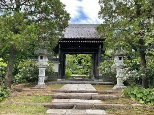 宝金剛寺の山門・神門