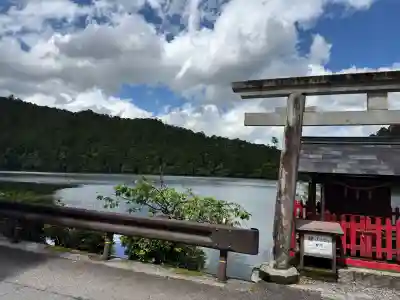 池神社の{uncategorized: "未分類", other: "その他", undefined: "問題あり", building: "その他建物", grave: "お墓", sacred_gate: "鳥居", guardian: "狛犬", statue: "像", buddha: "仏像", history: "歴史", nature: "自然", garden: "庭園", animal: "動物", pagoda: "塔", temizu: "手水舎", mountain_gate: "山門・神門", sanctuary: "本殿・本堂", subordinate: "末社・摂社", art: "芸術", scenery: "景色", jizo: "地蔵", ema: "絵馬", goshuin: "御朱印", omikuji: "おみくじ", items: "授与品その他", amulet: "お守り", goshuincho: "御朱印帳", eats: "食事", festival: "お祭り", votive_dance: "神楽", shichigosan: "七五三参", wedding: "結婚式", experience: "体験その他", initially: "初詣", around: "周辺", anti_infection: "感染症対策"}