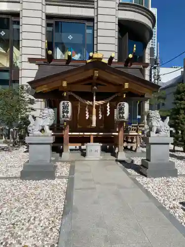 北青山秋葉神社(稲荷神社)の{uncategorized: "未分類", other: "その他", undefined: "問題あり", building: "その他建物", grave: "お墓", sacred_gate: "鳥居", guardian: "狛犬", statue: "像", buddha: "仏像", history: "歴史", nature: "自然", garden: "庭園", animal: "動物", pagoda: "塔", temizu: "手水舎", mountain_gate: "山門・神門", sanctuary: "本殿・本堂", subordinate: "末社・摂社", art: "芸術", scenery: "景色", jizo: "地蔵", ema: "絵馬", goshuin: "御朱印", omikuji: "おみくじ", items: "授与品その他", amulet: "お守り", goshuincho: "御朱印帳", eats: "食事", festival: "お祭り", votive_dance: "神楽", shichigosan: "七五三参", wedding: "結婚式", experience: "体験その他", initially: "初詣", around: "周辺", anti_infection: "感染症対策"}