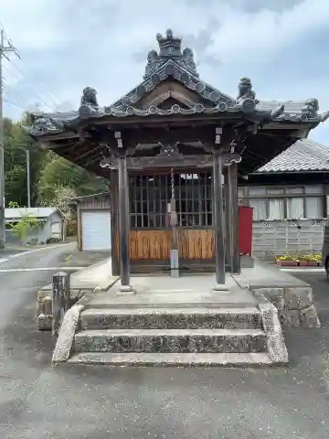 地蔵堂 (寺尻)の{uncategorized: "未分類", other: "その他", undefined: "問題あり", building: "その他建物", grave: "お墓", sacred_gate: "鳥居", guardian: "狛犬", statue: "像", buddha: "仏像", history: "歴史", nature: "自然", garden: "庭園", animal: "動物", pagoda: "塔", temizu: "手水舎", mountain_gate: "山門・神門", sanctuary: "本殿・本堂", subordinate: "末社・摂社", art: "芸術", scenery: "景色", jizo: "地蔵", ema: "絵馬", goshuin: "御朱印", omikuji: "おみくじ", items: "授与品その他", amulet: "お守り", goshuincho: "御朱印帳", eats: "食事", festival: "お祭り", votive_dance: "神楽", shichigosan: "七五三参", wedding: "結婚式", experience: "体験その他", initially: "初詣", around: "周辺", anti_infection: "感染症対策"}