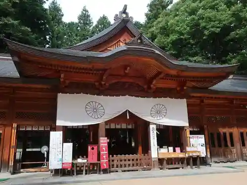 穂高神社本宮の本殿・本堂