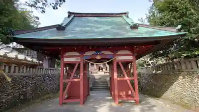 賀久留神社の山門・神門