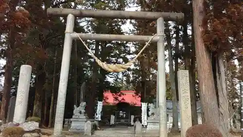 宇奈己呂和気神社の鳥居