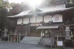 闘鶏神社の本殿