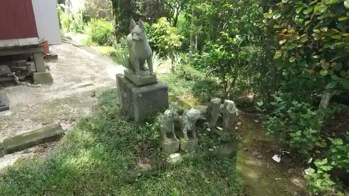 三軒家の鬼門除け稲荷の狛犬