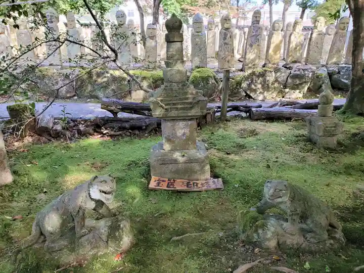 羅漢寺の塔