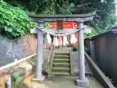 稲荷大神の鳥居