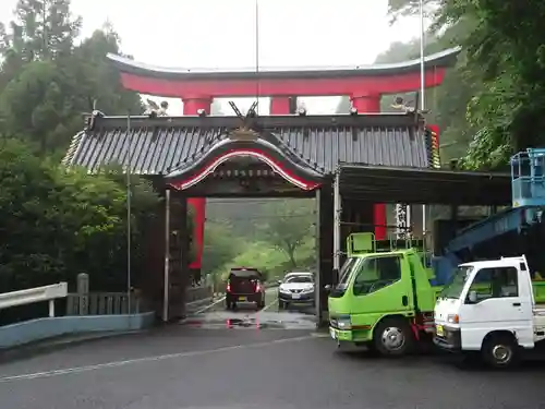 箱根大天狗山神社の山門