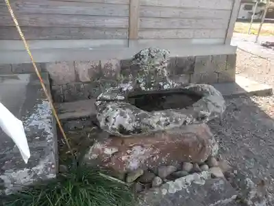 猫石貴船神社の手水舎