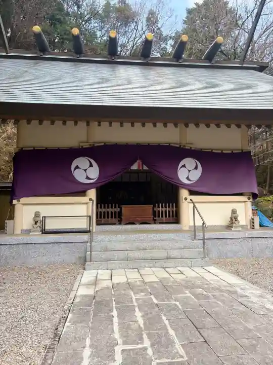 猿田彦三河神社の{uncategorized: "未分類", other: "その他", undefined: "問題あり", building: "その他建物", grave: "お墓", sacred_gate: "鳥居", guardian: "狛犬", statue: "像", buddha: "仏像", history: "歴史", nature: "自然", garden: "庭園", animal: "動物", pagoda: "塔", temizu: "手水舎", mountain_gate: "山門・神門", sanctuary: "本殿・本堂", subordinate: "末社・摂社", art: "芸術", scenery: "景色", jizo: "地蔵", ema: "絵馬", goshuin: "御朱印", omikuji: "おみくじ", items: "授与品その他", amulet: "お守り", goshuincho: "御朱印帳", eats: "食事", festival: "お祭り", votive_dance: "神楽", shichigosan: "七五三参", wedding: "結婚式", experience: "体験その他", initially: "初詣", around: "周辺", anti_infection: "感染症対策"}