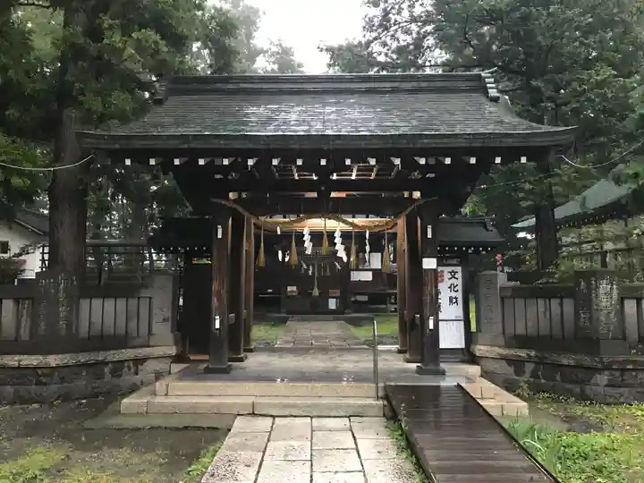 筑摩神社の山門・神門