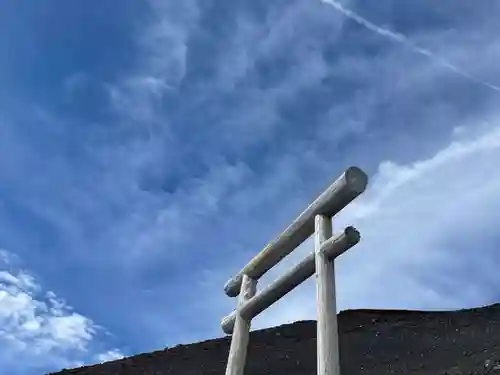 富士山頂上久須志神社の鳥居