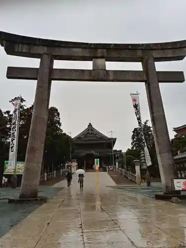 豊川閣　妙厳寺の鳥居