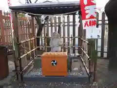 白幡八幡神社の像