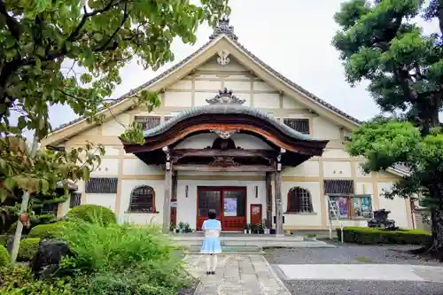 曼陀羅寺の本殿・本堂