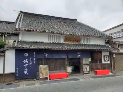 篠山春日神社の周辺