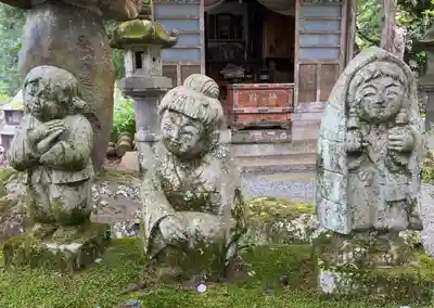 石雲寺の像