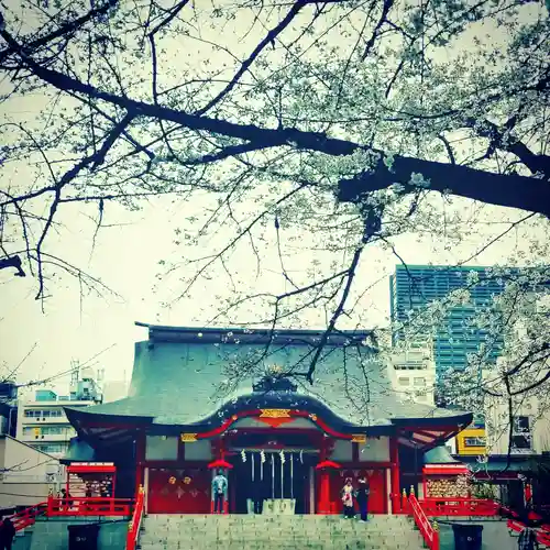 花園神社の本殿