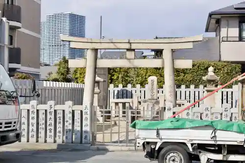 物部守屋墳の鳥居