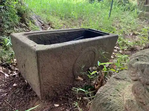 権現神社の手水舎