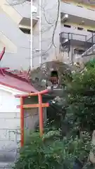 稲荷大明神の鳥居