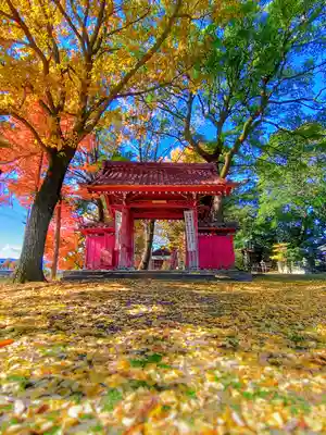 鞆江神社(明地)の山門・神門