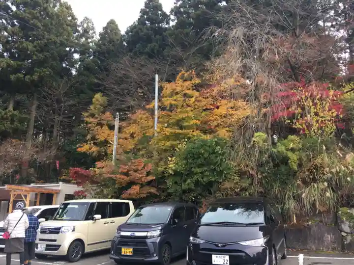 旦飯野神社の自然