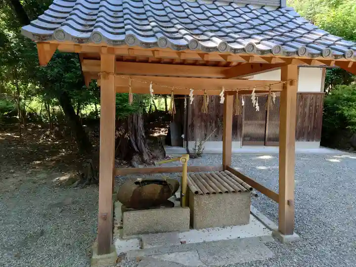細川神社の手水舎