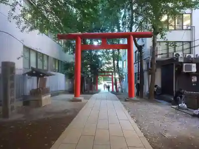 花園神社の鳥居