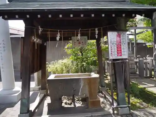 小菅神社の手水舎