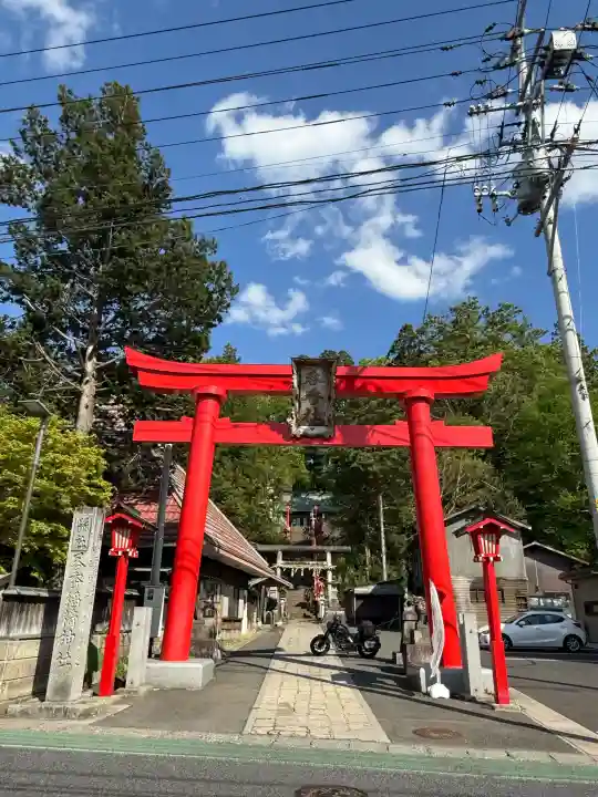 呑香稲荷神社の{uncategorized: "未分類", other: "その他", undefined: "問題あり", building: "その他建物", grave: "お墓", sacred_gate: "鳥居", guardian: "狛犬", statue: "像", buddha: "仏像", history: "歴史", nature: "自然", garden: "庭園", animal: "動物", pagoda: "塔", temizu: "手水舎", mountain_gate: "山門・神門", sanctuary: "本殿・本堂", subordinate: "末社・摂社", art: "芸術", scenery: "景色", jizo: "地蔵", ema: "絵馬", goshuin: "御朱印", omikuji: "おみくじ", items: "授与品その他", amulet: "お守り", goshuincho: "御朱印帳", eats: "食事", festival: "お祭り", votive_dance: "神楽", shichigosan: "七五三参", wedding: "結婚式", experience: "体験その他", initially: "初詣", around: "周辺", anti_infection: "感染症対策"}