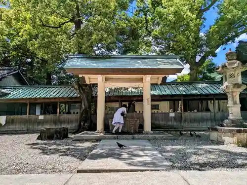 六所社（下飯田）の手水舎